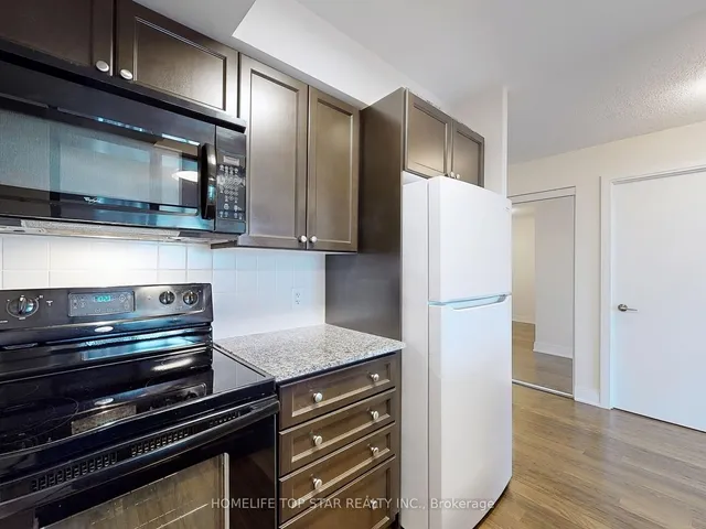 Additional image 12 of 135 Village Green Sq Unit 2821