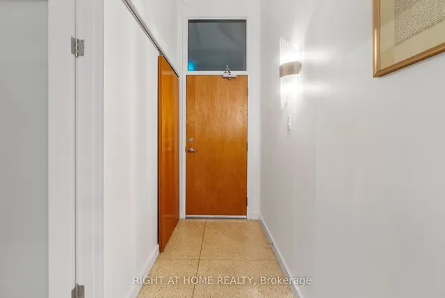 Additional image 19 of 365 Dundas St Unit 102