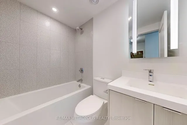 Additional image 24 of 20 Inn On The Park Dr Unit 638