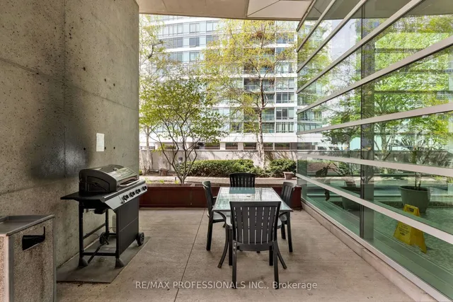Additional image 28 of 81 Navy Wharf Crt Unit 302