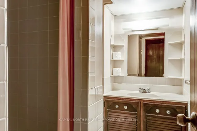 Additional image 27 of 2 Rollet Dr