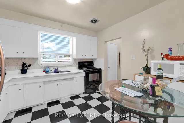 Additional image 31 of 44 Elway Crt