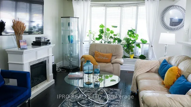 Additional image 9 of 11 Unser Gate