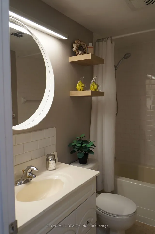 Additional image 13 of 1600 KEELE St Unit 814