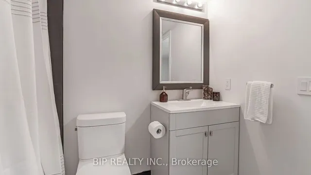 Additional image 27 of 30 Grand Trunk Cres Unit 315