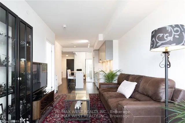 Additional image 6 of 4208 Dundas St Unit 315