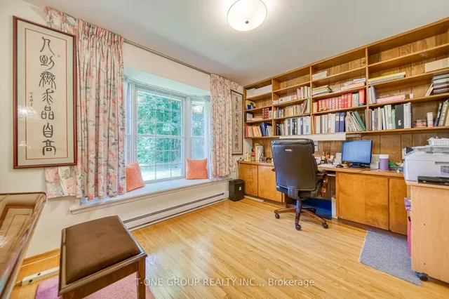 Additional image 12 of 20 Zircon Crt