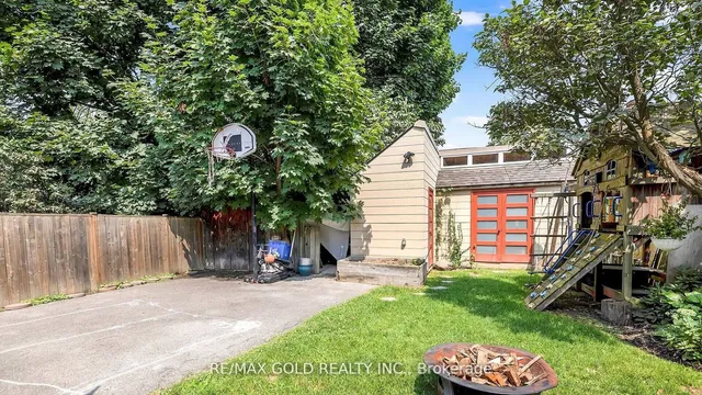 Additional image 35 of 73 Eleventh St