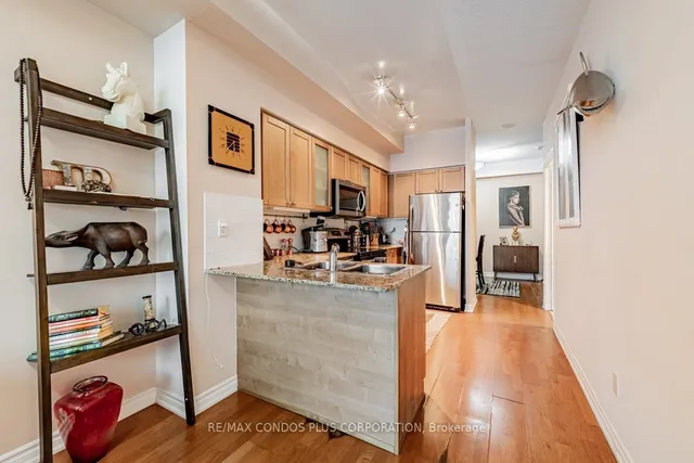 Additional image 3 of 761 Bay St Unit 3403