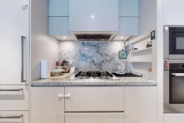 Additional image 21 of 118 Merchants' Wharf Unit 305