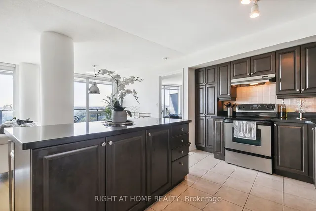 Additional image 8 of 18 Valley Woods Rd Unit PH104