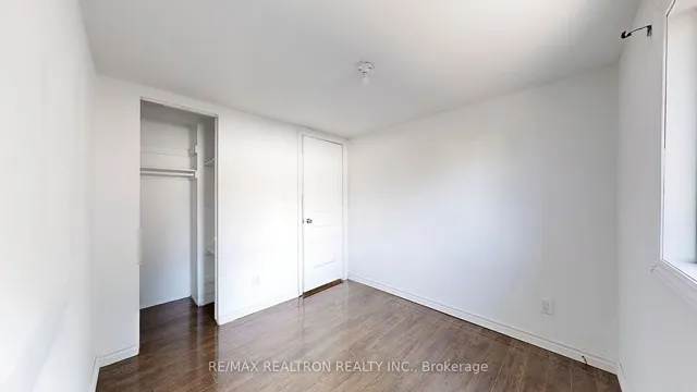 Additional image 22 of 21 Avening Dr