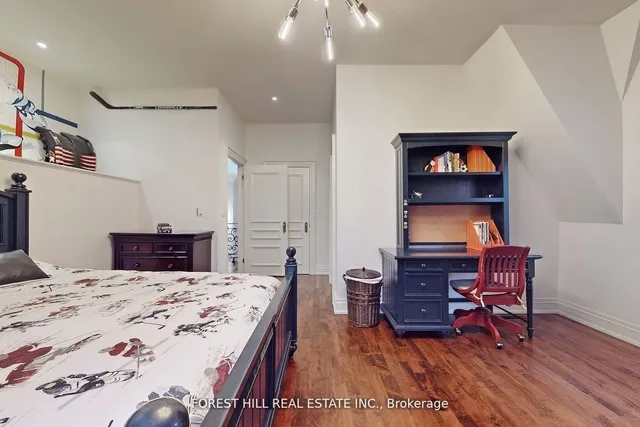 Additional image 21 of 69 Munro Blvd