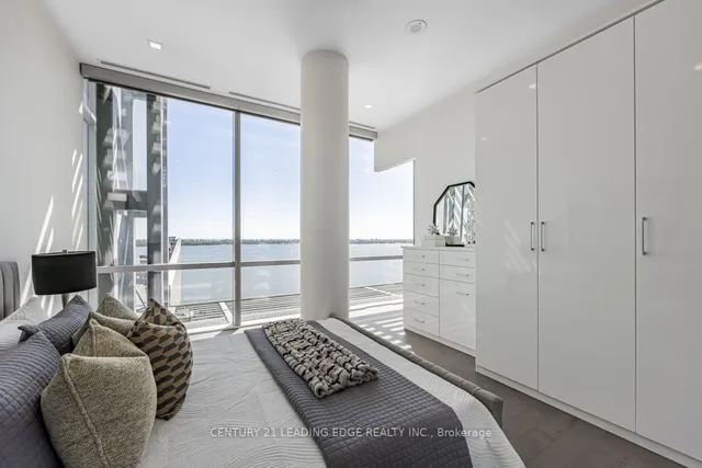 Additional image 20 of 39 QUEENS Quay Unit 1211