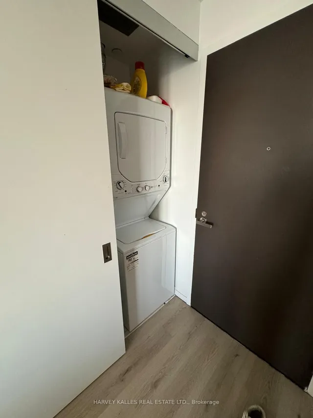 Additional image 11 of 197 Yonge St Unit 4908