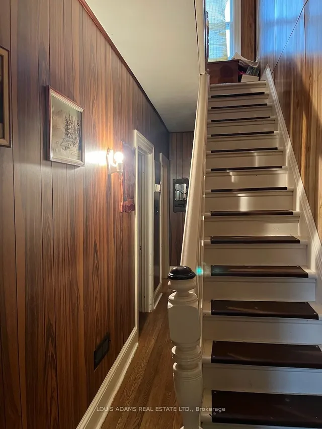 Additional image 18 of 657 Bloor St