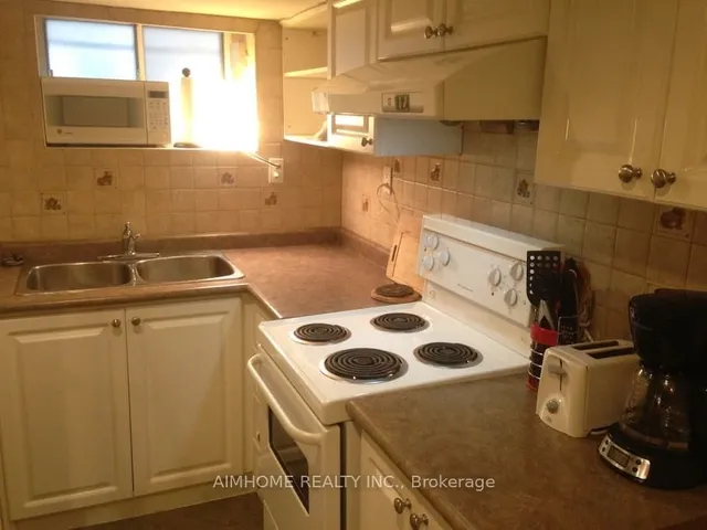 Additional image 4 of 306 Dupont St