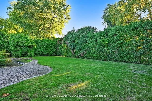 Additional image 31 of 61 Laurentide Dr