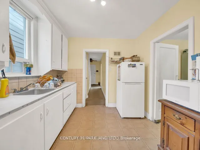 Additional image 14 of 304 Donlands Ave