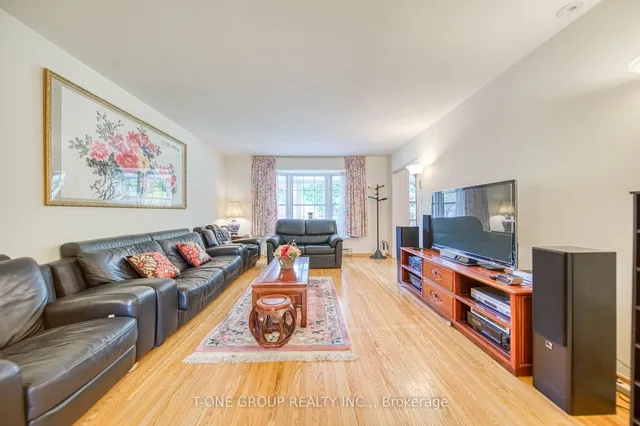 Additional image 7 of 20 Zircon Crt