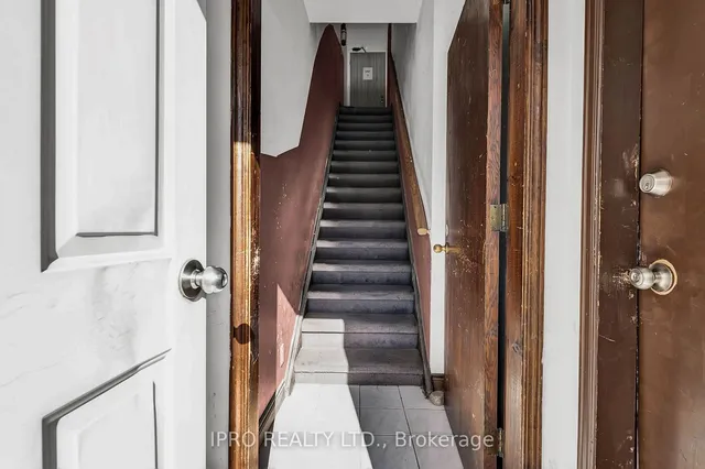 Additional image 3 of 1244 College St