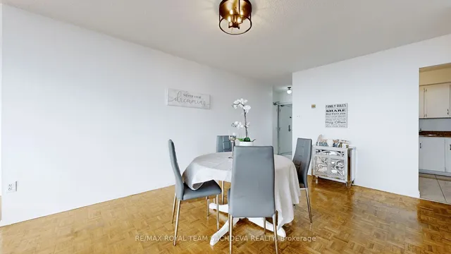 Additional image 9 of 3380 Eglinton Ave Unit 1709