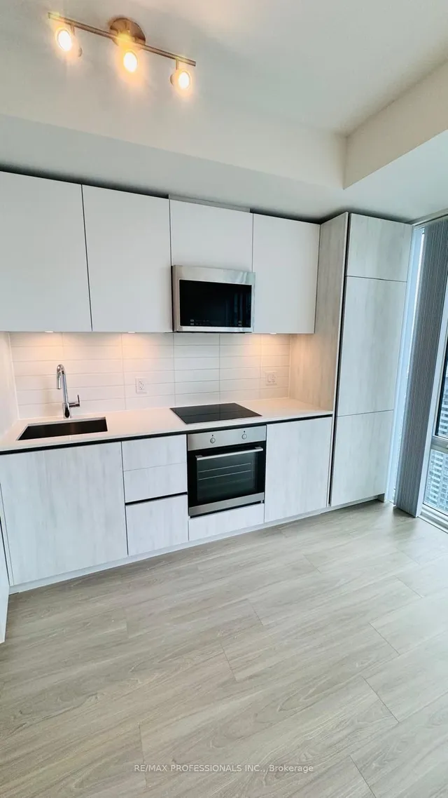 Additional image 6 of 28 Widmer St Unit 4321