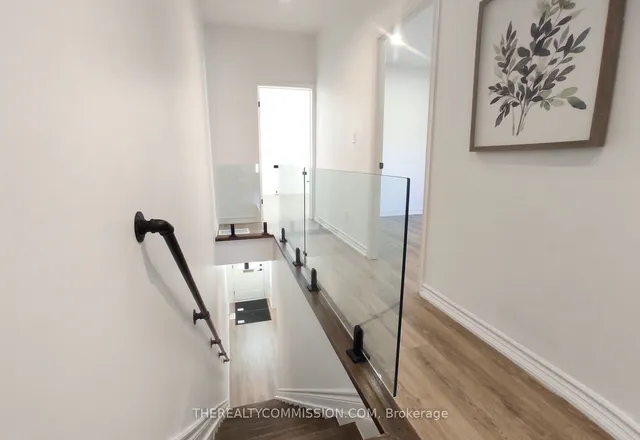 Additional image 20 of 613 Dufferin St