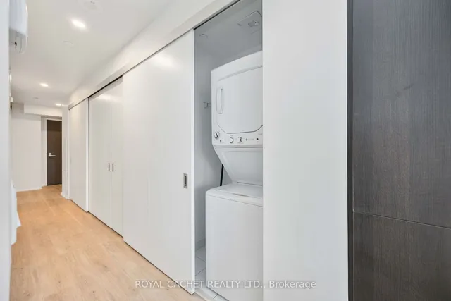Additional image 15 of 197 Yonge St Unit 1411