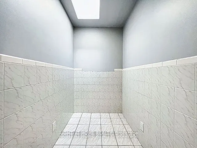 Additional image 27 of 90 Merkley Sq