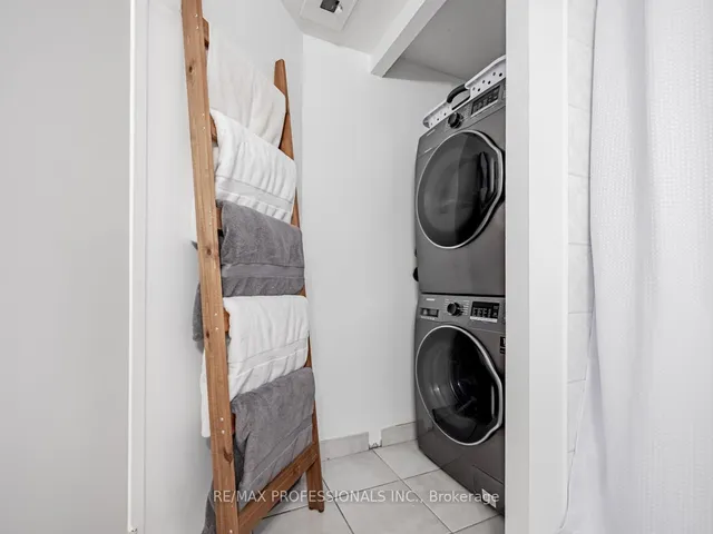 Additional image 23 of 300 Manitoba St Unit 427