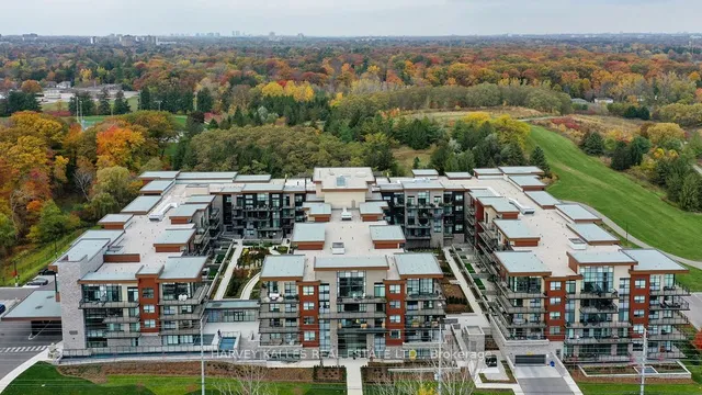 Additional image 37 of 1575 Lakeshore Rd Unit 366