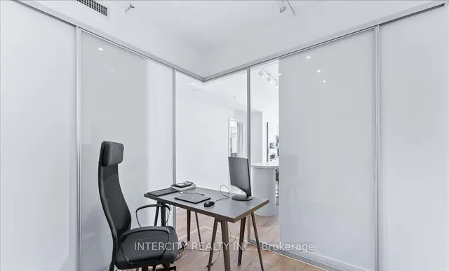 Additional image 24 of 33 Helendale Ave Unit 2407