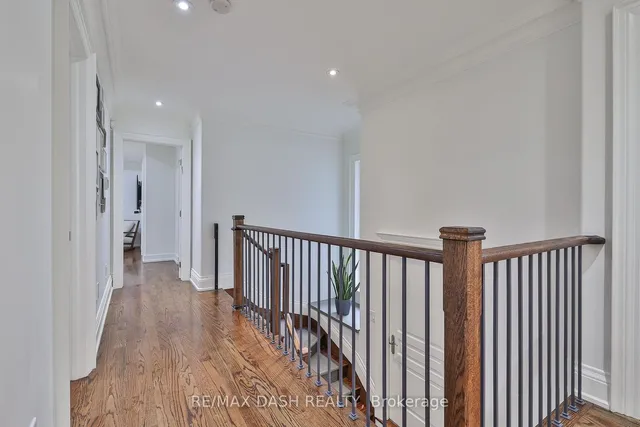 Additional image 25 of 550 Deloraine Ave