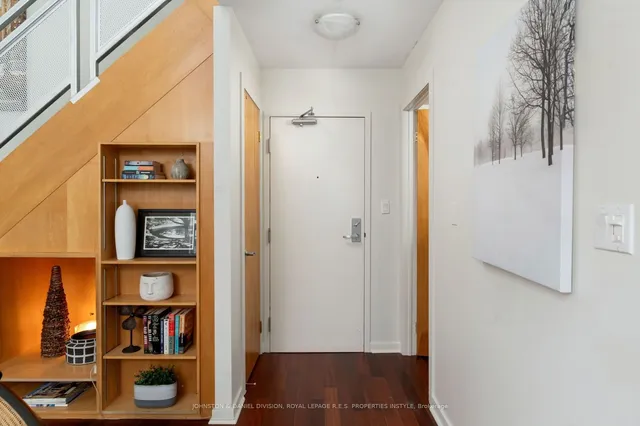 Additional image 5 of 800 King St Unit 210