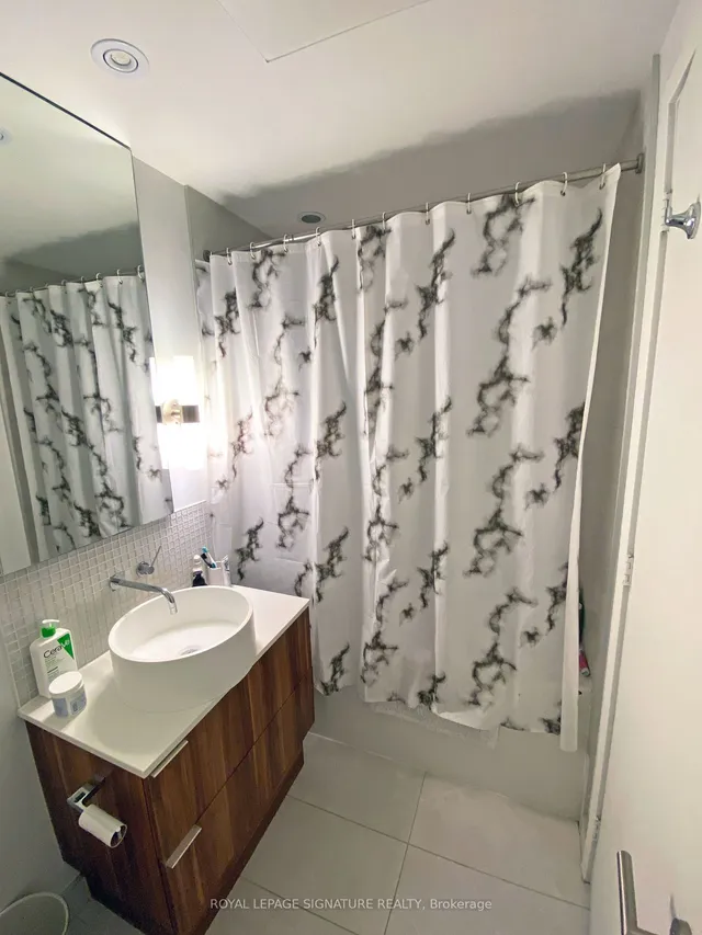 Additional image 11 of 185 Roehampton Ave Unit 201