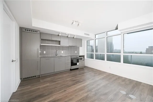 Additional image 10 of 365 Church St Unit 808