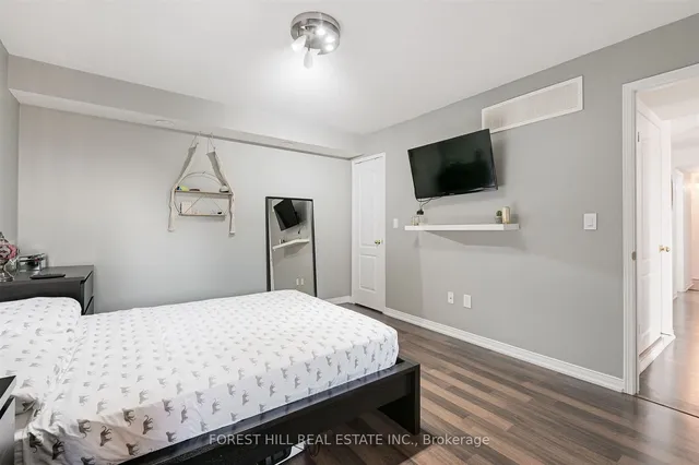 Additional image 19 of 141 Isaac Devins Blvd Unit 6