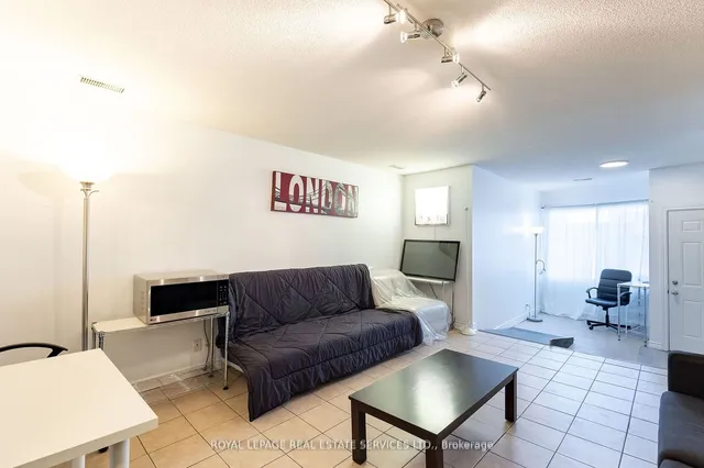 Additional image 23 of 2963 Dundas St