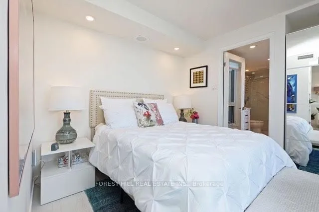 Additional image 16 of 360 Bloor St Unit 1503