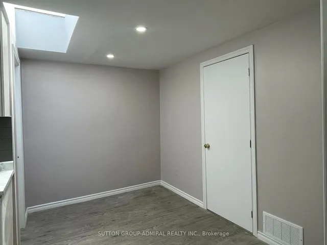 Additional image 6 of 658 Dundas St