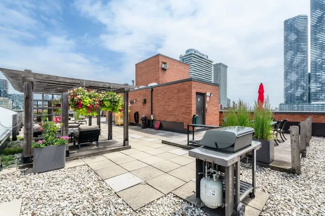 Additional image 30 of 71 Front St Unit 413