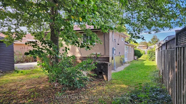 Additional image 34 of 21 Avening Dr