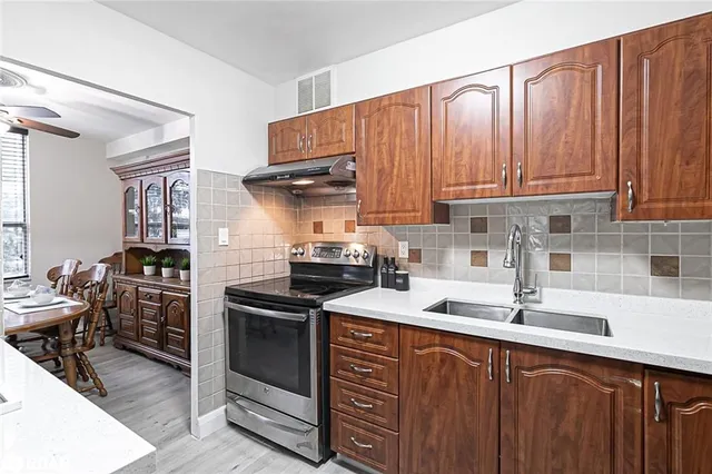 Additional image 15 of 10 Edgecliff Golfway Unit 314