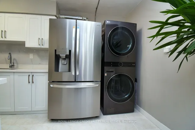 Additional image 18 of 5 Frith Rd Unit 410