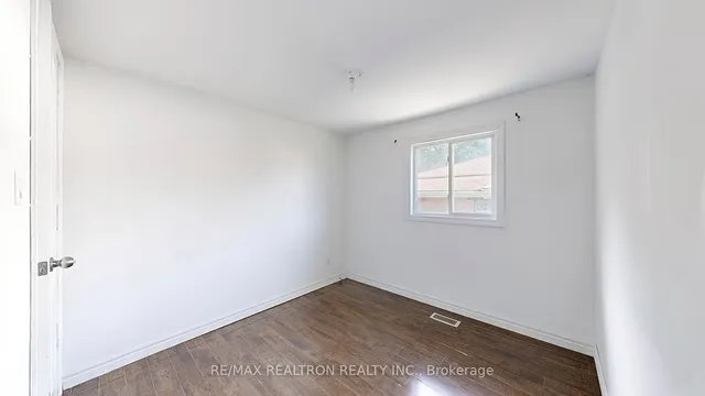 Additional image 21 of 21 Avening Dr