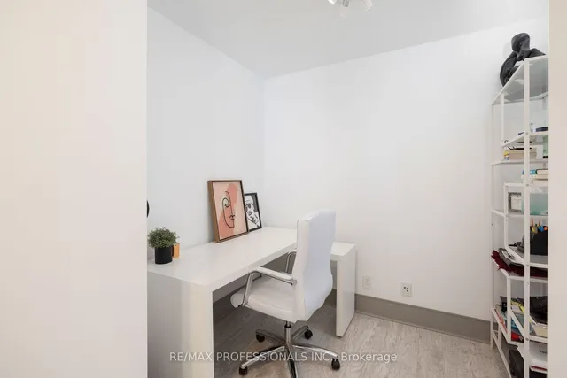 Additional image 15 of 81 Navy Wharf Crt Unit 302