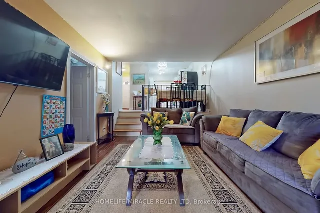 Additional image 8 of 61 Driftwood Ave Unit 7