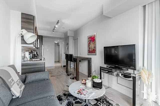 Additional image 6 of 525 ADELAIDE St Unit 806