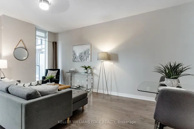 Additional image 10 of 297 College St Unit 628